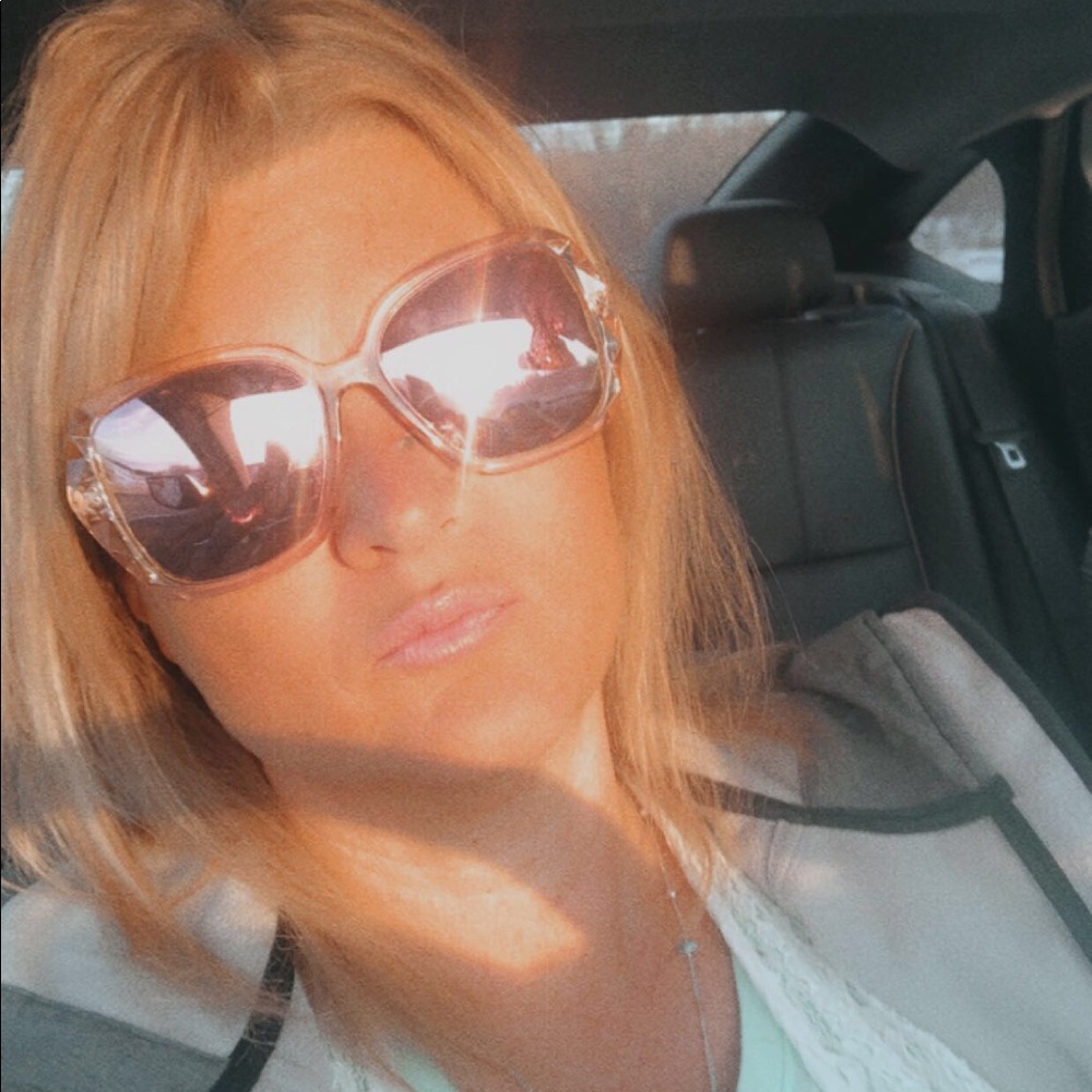 Meet your Posher, Lisa